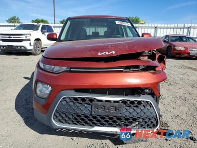 Piąte zdjęcie samochodu w środku: 2022 KIA SOUL LX VIN:KNDJ23AU5N7810319 - miniatura