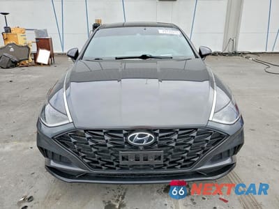 Piąte zdjęcie samochodu w środku: 2021 HYUNDAI SONATA LIMITED VIN:5NPEH4J22MH122907 - miniatura