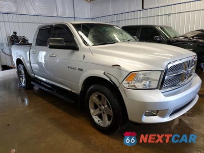Czwarte zdjęcie samochodu z boku: 2009 DODGE RAM 1500 VIN:1D3HV13T39S711510 - miniatura