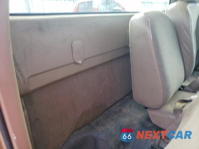 Zdjęcie 10 z 12 samochodu: 2004 CHEVROLET SILVERADO C1500 VIN:1GCEC14T84E116241 - miniatura