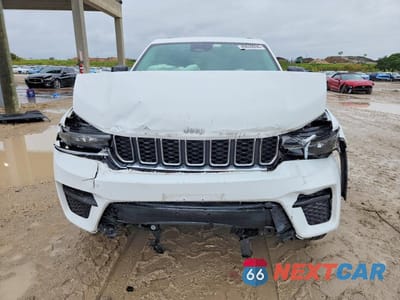 Piąte zdjęcie samochodu w środku: 2022 JEEP GRAND CHEROKEE LAREDO VIN:1C4RJHAGXN8633564 - miniatura