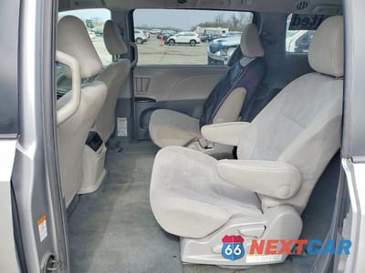 Zdjęcie 11 z 13 samochodu: 2016 TOYOTA SIENNA L 7-PASSENGER VIN:5TDZK3DC6GS723172 - miniatura