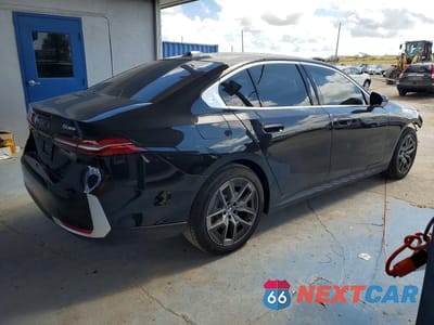 Trzecie zdjęcie samochodu z tyłu: 2026 BMW 530 I VIN:WBA43FJ04TCW41677 - miniatura