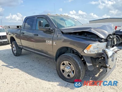 Czwarte zdjęcie samochodu z boku: 2017 RAM 2500 ST VIN:3C6UR5CL8HG657931 - miniatura
