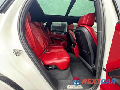Zdjęcie 6 z 10 samochodu: 2019 PORSCHE CAYENNE VIN:WP1AA2AY6KDA03660 - miniatura