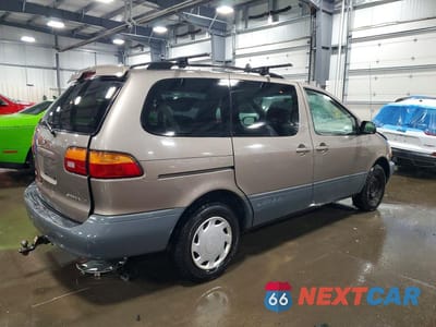 Trzecie zdjęcie samochodu z tyłu: 1999 TOYOTA SIENNA LE VIN:4T3ZF13C6XU093193 - miniatura