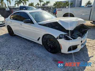 Czwarte zdjęcie samochodu z boku: 2019 BMW 540 I VIN:WBAJE5C55KWE66372 - miniatura