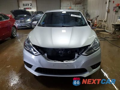 Piąte zdjęcie samochodu w środku: 2017 NISSAN SENTRA S VIN:3N1AB7AP6HY237048 - miniatura