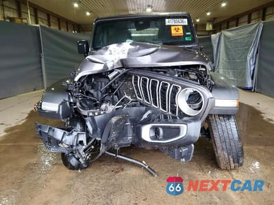 Piąte zdjęcie samochodu w środku: 2025 JEEP WRANGLER SAHARA VIN:1C4PJXENXSW568619 - miniatura