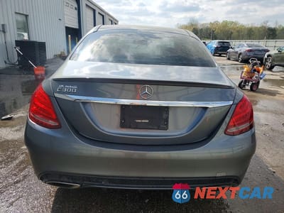 Zdjęcie 6 z 13 samochodu: 2018 MERCEDES-BENZ C 300 VIN:55SWF4JB1JU240093 - miniatura