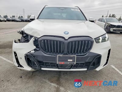 Piąte zdjęcie samochodu w środku: 2025 BMW X5 XDRIVE50E VIN:5UX43EU01S9Y60695 - miniatura