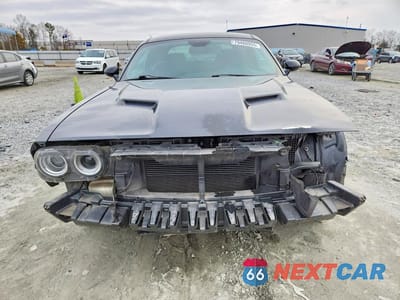 Piąte zdjęcie samochodu w środku: 2016 DODGE CHALLENGER SXT VIN:2C3CDZAGXGH351882 - miniatura