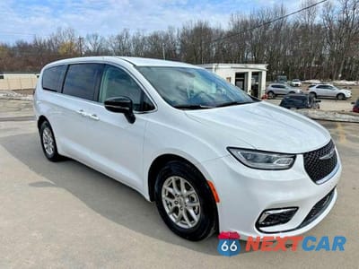 Czwarte zdjęcie samochodu z boku: 2024 CHRYSLER PACIFICA TOURING L VIN:2C4RC1BGXRR116274 - miniatura