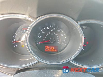 Zdjęcie 9 z 13 samochodu: 2013 KIA SORENTO LX VIN:5XYKTDA62DG331396 - miniatura