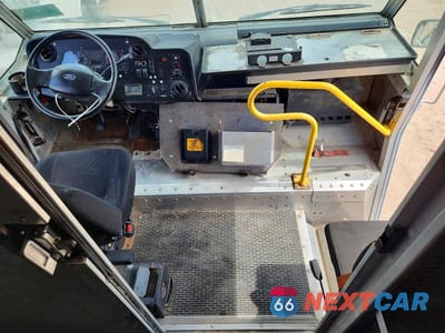 Zdjęcie 8 z 12 samochodu: 2013 FORD F59 DELIVERY TRUCK VIN:1F65F5KY6D0A13378 - miniatura