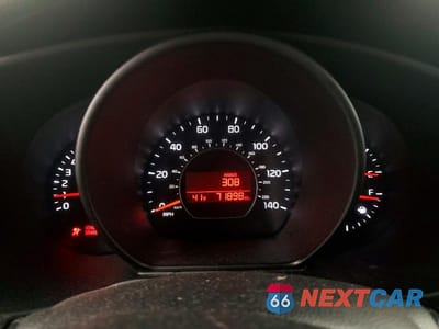 Zdjęcie 9 z 11 samochodu: 2014 KIA SOUL BASE VIN:KNDJN2A24E7738707 - miniatura