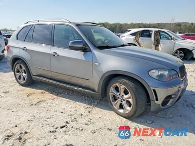 Czwarte zdjęcie samochodu z boku: 2011 BMW X5 XDRIVE50I VIN:5UXZV8C55BL417564 - miniatura