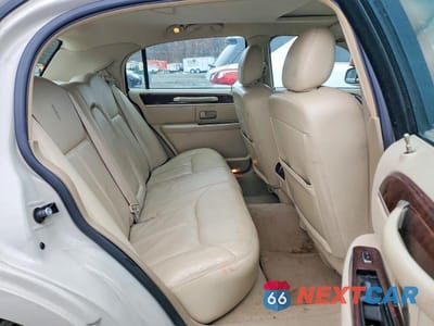 Zdjęcie 10 z 12 samochodu: 2007 LINCOLN TOWN CAR SIGNATURE LIMITED VIN:1LNHM82V77Y626912 - miniatura