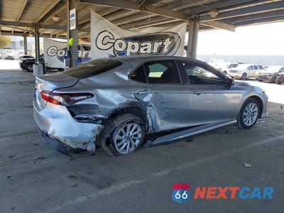 Trzecie zdjęcie samochodu z tyłu: 2024 TOYOTA CAMRY LE VIN:4T1R11AK1RU859786 - miniatura