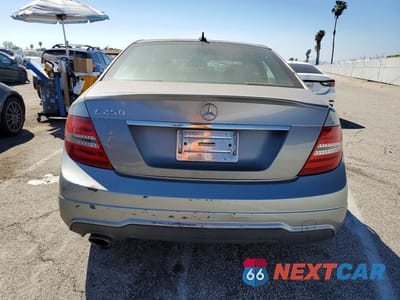 Zdjęcie 6 z 11 samochodu: 2013 MERCEDES-BENZ C 250 VIN:WDDGF4HB8DR248482 - miniatura