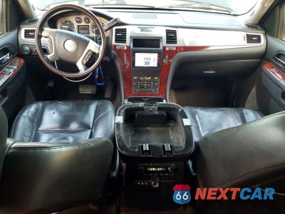 Zdjęcie 8 z 13 samochodu: 2011 CADILLAC ESCALADE ESV PREMIUM VIN:1GYS3JEF8BR254325 - miniatura