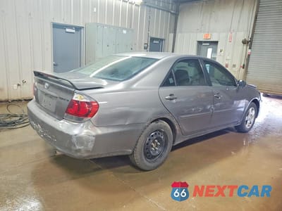 Trzecie zdjęcie samochodu z tyłu: 2005 TOYOTA CAMRY SE VIN:4T1BE32K05U608462 - miniatura