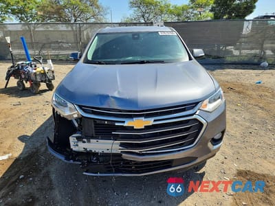 Piąte zdjęcie samochodu w środku: 2018 CHEVROLET TRAVERSE PREMIER VIN:1GNERKKW8JJ111231 - miniatura