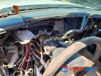 Zdjęcie 9 z 11 samochodu: 2004 CHEVROLET SILVERADO C2500 HEAVY DUTY VIN:1GCHC29U24E382584 - miniatura