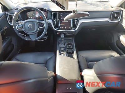 Zdjęcie 8 z 11 samochodu: 2020 VOLVO S60 T6 MOMENTUM VIN:7JRA22TKXLG051185 - miniatura