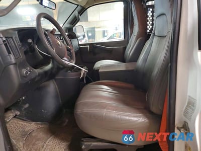 Zdjęcie 7 z 13 samochodu: 2016 CHEVROLET EXPRESS 2500 UTILITY / SERVICE VAN VIN:1GCWGAFFXG1146160 - miniatura
