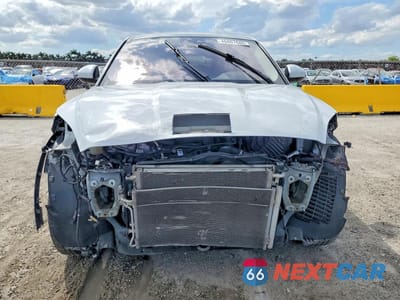 Piąte zdjęcie samochodu w środku: 2019 JAGUAR E-PACE SE VIN:SADFP2FX5K1Z45033 - miniatura