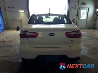 Zdjęcie 6 z 12 samochodu: 2016 KIA RIO LX VIN:KNADM4A31G6558661 - miniatura