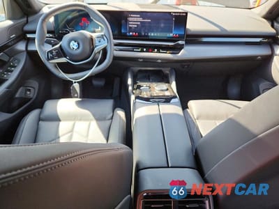Zdjęcie 8 z 12 samochodu: 2024 BMW 530 XI VIN:WBA53FJ05RCT03945 - miniatura