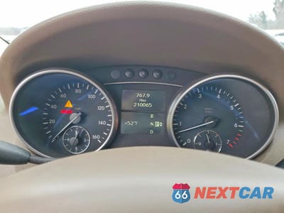 Zdjęcie 9 z 12 samochodu: 2009 MERCEDES-BENZ ML 350 VIN:4JGBB86E69A463039 - miniatura
