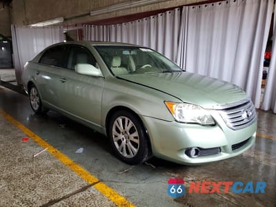 Czwarte zdjęcie samochodu z boku: 2010 TOYOTA AVALON XLS VIN:4T1BK3DB8AU370246 - miniatura
