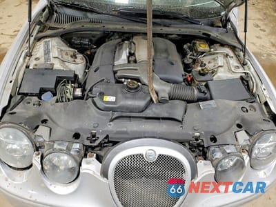 Zdjęcie 11 z 12 samochodu: 2005 JAGUAR S-TYPE R VIN:SAJWA03V551N32376 - miniatura