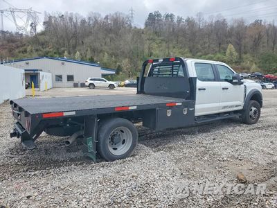 Trzecie zdjęcie samochodu z tyłu: 2025 FORD F450 SUPER DUTY FLATBED TRUCK VIN:1FD0W4HT0SED01339 - miniatura