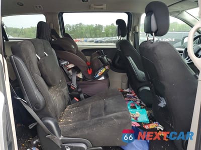 Zdjęcie 11 z 13 samochodu: 2016 DODGE GRAND CARAVAN SE VIN:2C4RDGBG4GR389224 - miniatura