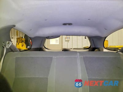 Zdjęcie 10 z 13 samochodu: 2000 FORD TAURUS SE VIN:1FAFP5828YG225641 - miniatura