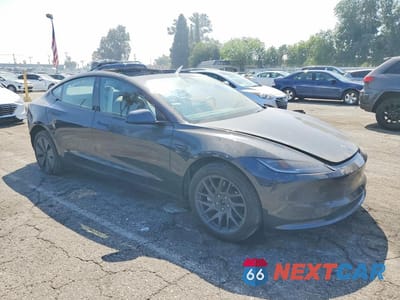 Czwarte zdjęcie samochodu z boku: 2025 TESLA MODEL 3 VIN:5YJ3E1EBXSF960879 - miniatura
