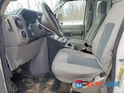 Zdjęcie 7 z 13 samochodu: 2014 FORD E350 AMBULANCE VIN:1FDSS3EL7EDB15066 - miniatura