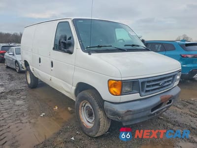 Czwarte zdjęcie samochodu z boku: 2005 FORD ECONOLINE E250 VAN VIN:1FTNE24WX5HB46030 - miniatura