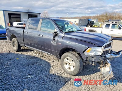 Czwarte zdjęcie samochodu z boku: 2019 RAM TRUCKS 1500 CLASSIC SLT VIN:1C6RR7TT2KS606460 - miniatura