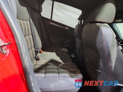 Zdjęcie 10 z 12 samochodu: 2010 VOLKSWAGEN GTI VIN:WVWHV7AJ2AW323842 - miniatura