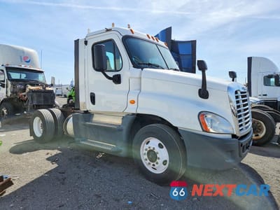2016 FREIGHTLINER CASCADIA 125 SEMI TRUCK 1FUBGEDV6GLHC5674 - główne zdjęcie licytacji z USA - miniatura