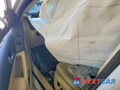 Zdjęcie 8 z 12 samochodu: 2016 VOLKSWAGEN TIGUAN S VIN:WVGAV7AX0GW596451 - miniatura