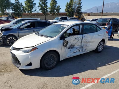 2017 TOYOTA COROLLA LE 5YFBURHE3HP684898 - główne zdjęcie licytacji z USA - miniatura