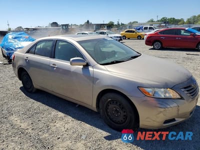Czwarte zdjęcie samochodu z boku: 2007 TOYOTA CAMRY LE VIN:4T1BE46K77U100475 - miniatura