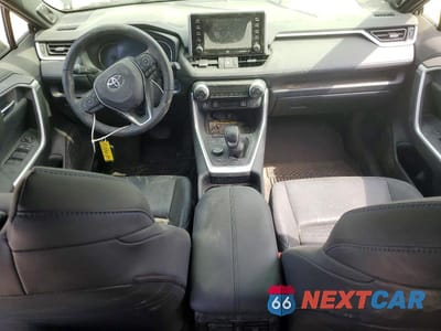 Zdjęcie 8 z 13 samochodu: 2020 TOYOTA RAV4 HYBRID XSE VIN:JTMEWRFV1LJ046978 - miniatura