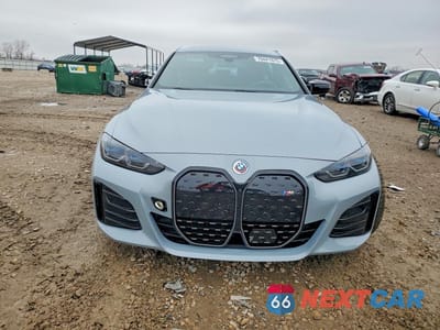 Piąte zdjęcie samochodu w środku: 2023 BMW I4 M50 VIN:WBY33AW05PFP09708 - miniatura